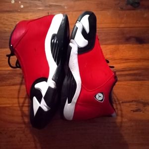 Jordans 14s Gym -red Retro size 10.5